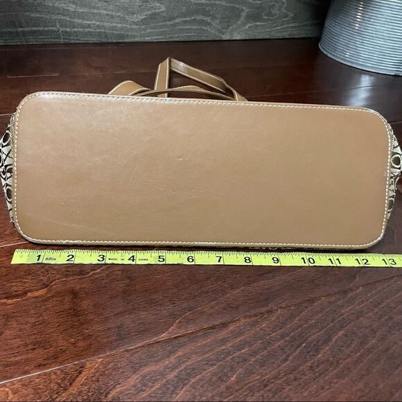 XOXO Tan and Cream Monogram Handbag Purse - Picture 7 of 16